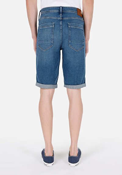 صورة من مستقيم خصر منخفض للرجال شورت نيلي غامق جان