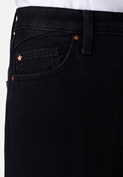 اعرض التفاصيل لـ أسود للنساء بناطيل