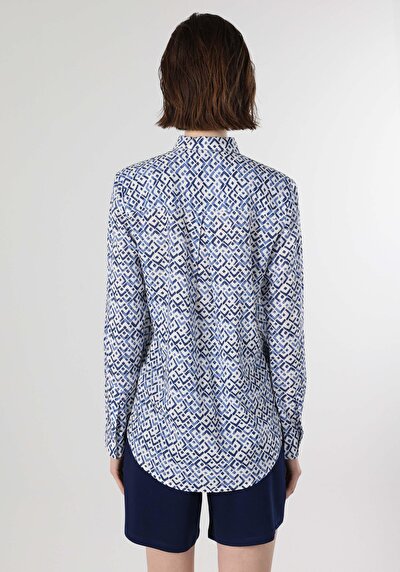 صورة من أزرق للنساء قميص كم طويل