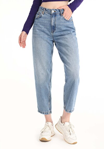 صورة من أزرق للنساء بناطيل