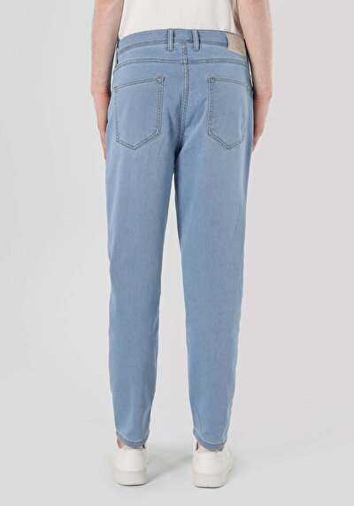 صورة من مستقيم الخصر مستقيم الساق رجالي بنطلون أزرق