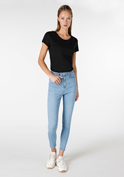 صورة من ضيق  ارتفاع الخصر ضيق الساق الجينز النسائي