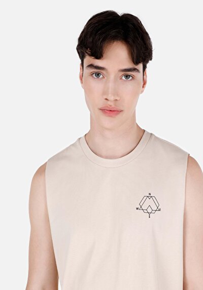 صورة من رجالي بيج بلوزة دبابة