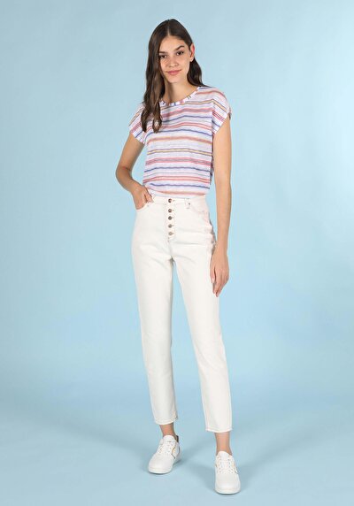 صورة من دينيم للنساء بناطيل