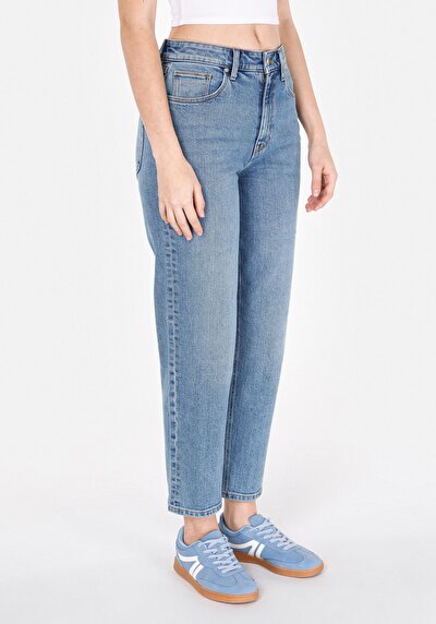 اعرض التفاصيل لـ مستقيم  جينز نيلي نسائي