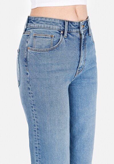 اعرض التفاصيل لـ مستقيم  جينز نيلي نسائي