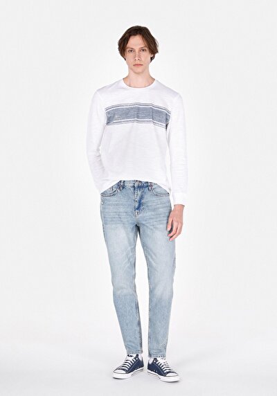 صورة من فضفاض مدبب  جينز نيلي للرجال