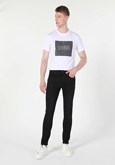 صورة من أسود للرجال بناطيل