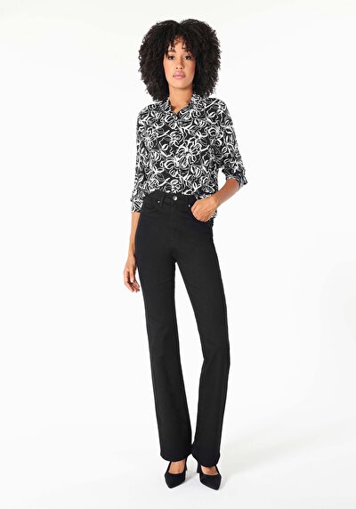 صورة من دينيم للنساء بناطيل