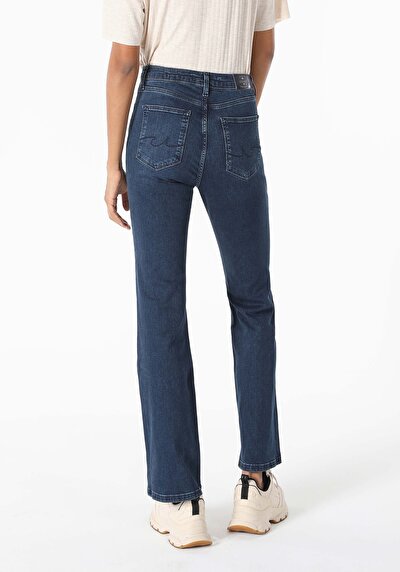 صورة من أزرق للنساء بناطيل