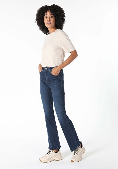 صورة من أزرق للنساء بناطيل