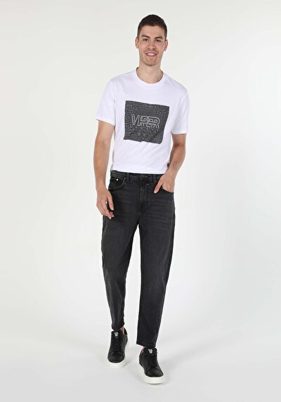 صورة من أسود للرجال بناطيل