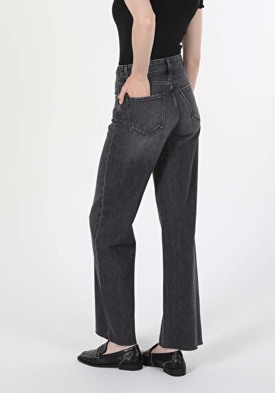 اعرض التفاصيل لـ دينيم للنساء بناطيل