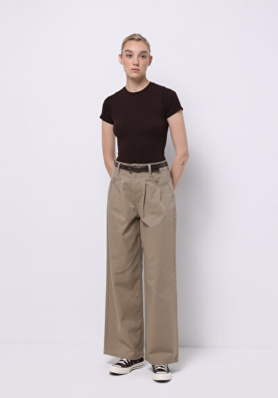 صورة من بيج للنساء بناطيل