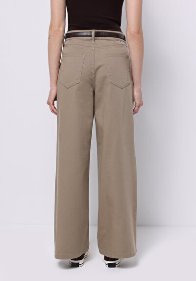 اعرض التفاصيل لـ بيج للنساء بناطيل