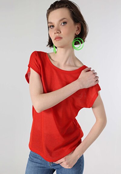 صورة من مرجاني للنساء تي شيرت بأكمام قصيرة