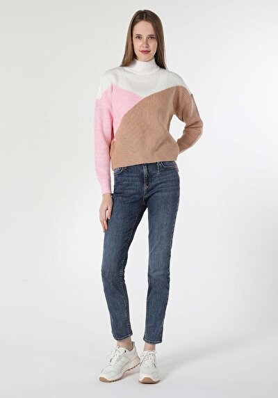 صورة من متعدد الألوان للنساء 