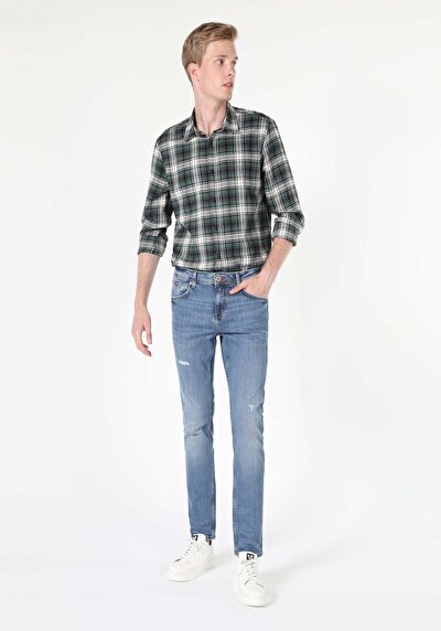 صورة من أزرق للرجال بناطيل