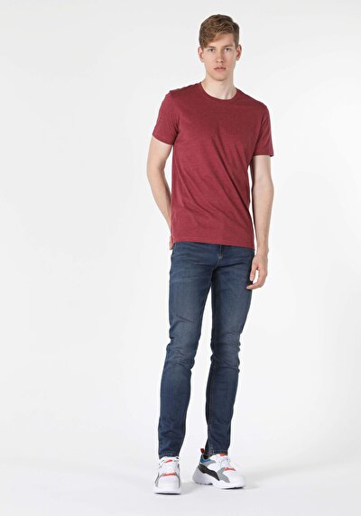 صورة من أرجواني للرجال تي شيرت بأكمام قصيرة