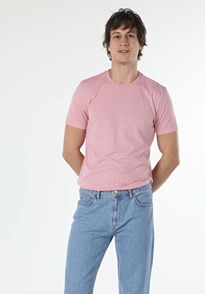 صورة من وردي للرجال تي شيرت بأكمام قصيرة