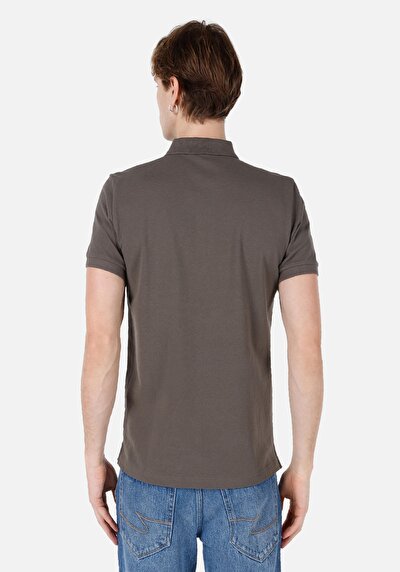 صورة من بولو ياقة مستقيم رجالي أخضر كم قصير تي شيرت