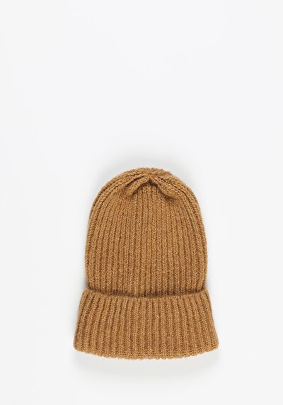 صورة من قبعة صغيرة نسائية بنية