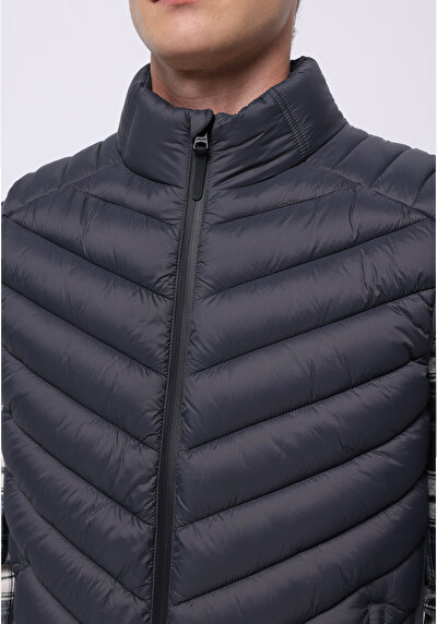 صورة من أنتراسيت للرجال صدرية