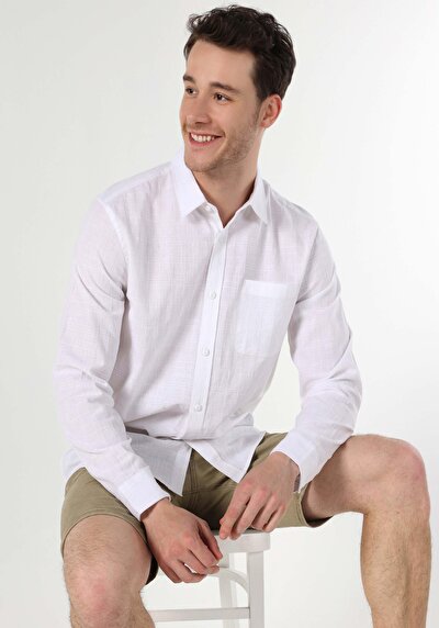 صورة من قميص مريح  رقبة مخطط قميص أبيض بأكمام طويلة للرجال