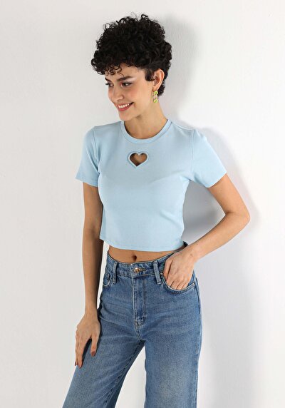 صورة من ضيق  رقبة مستديرة مطرز نسائي أزرق كم قصير تي شيرت