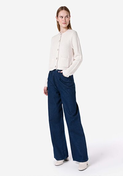 صورة من بيج فاتح للنساء كنزة