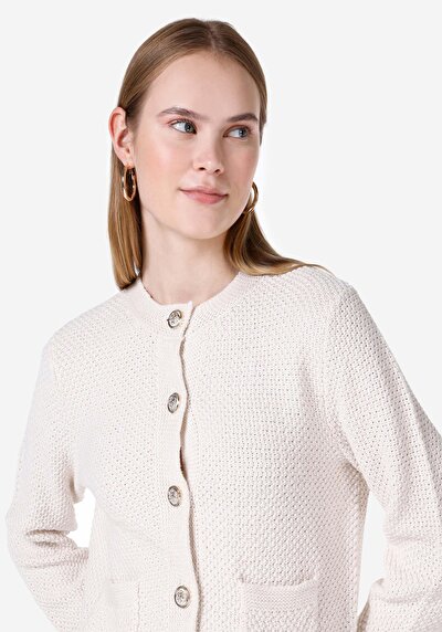 اعرض التفاصيل لـ بيج فاتح للنساء كنزة