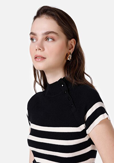 اعرض التفاصيل لـ نحيف  نصف الياقة المدورة نسائي أسود كم قصير