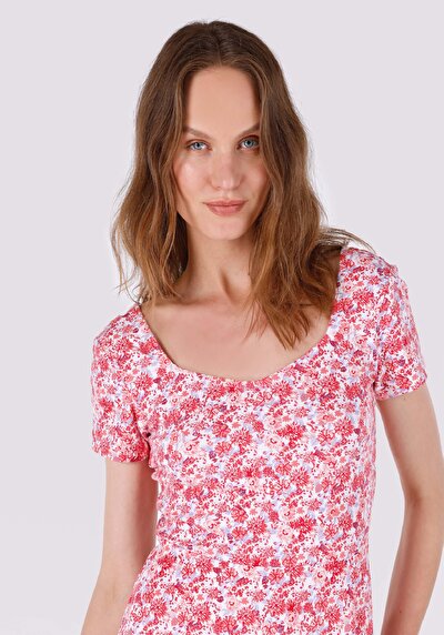 صورة من عادي فستان نسائي متعدد الألوان بأكمام قصيرة