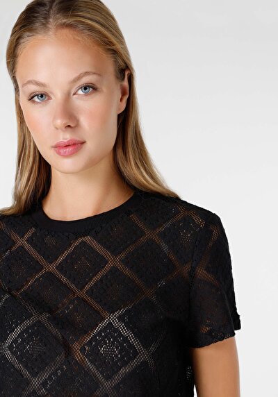 اعرض التفاصيل لـ أسود للنساء تي شيرت بأكمام قصيرة