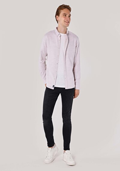 صورة من بيج للرجال قميص كم طويل