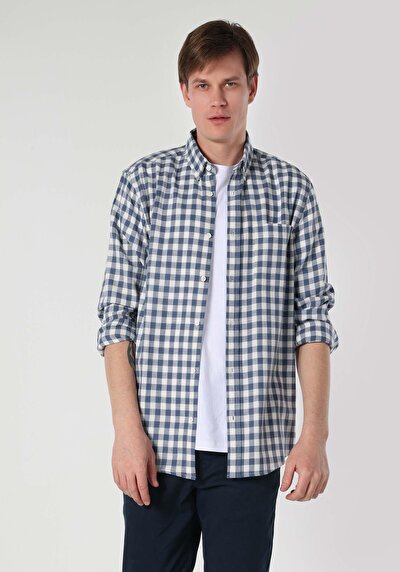 صورة من أزرق للرجال قميص كم طويل