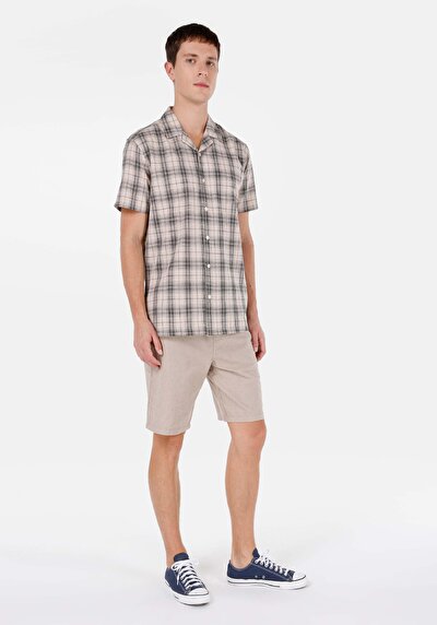 اعرض التفاصيل لـ قميص عادي مقاس رقبة منقوشة رجالي بيج كم قصير قميص