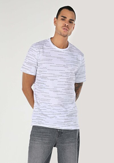 صورة من أبيض للرجال تي شيرت بأكمام قصيرة