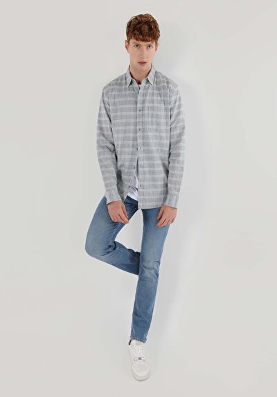 صورة من أزرق للرجال بناطيل