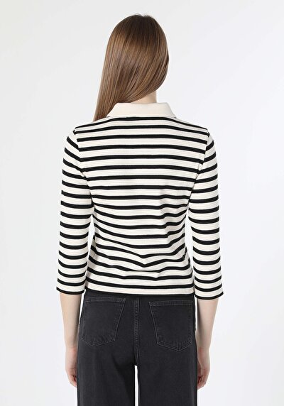 صورة من أبيض للنساء تي شيرت كم طويل