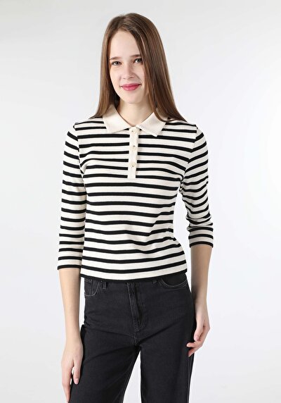 صورة من أبيض للنساء تي شيرت كم طويل