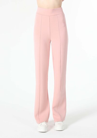 اعرض التفاصيل لـ وردي للنساء بنطال رياضي