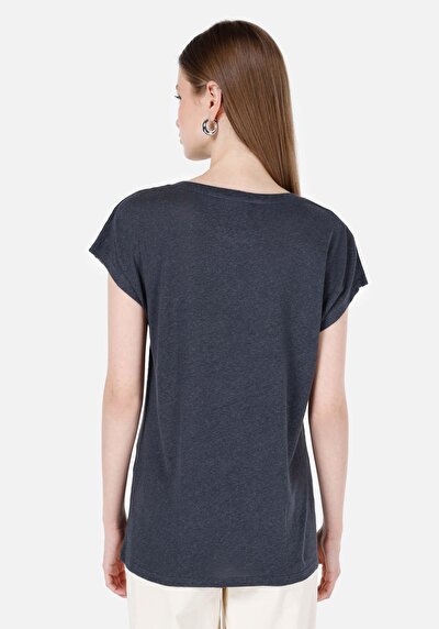 صورة من أنتراسيت للنساء تي شيرت بأكمام قصيرة