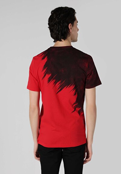صورة من رقبة مستديرة مطبوعة رجالي أحمر قصيرة الأكمام تي شيرت