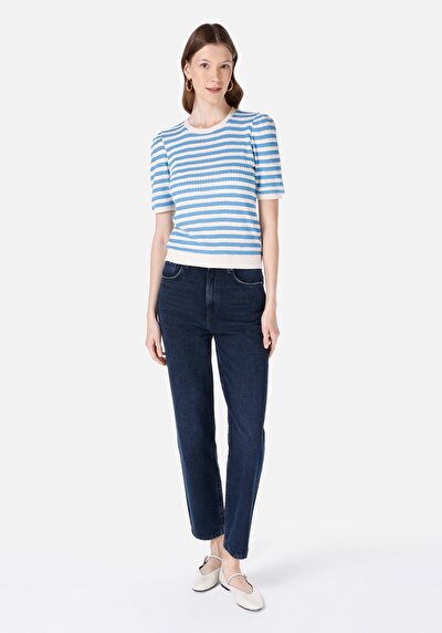 صورة من أزرق للنساء تي شيرت بأكمام قصيرة