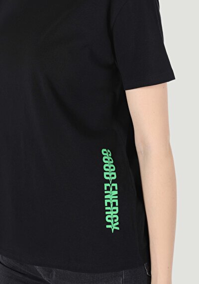 اعرض التفاصيل لـ أسود للنساء تي شيرت بأكمام قصيرة