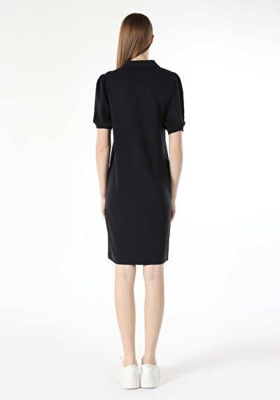 صورة من أسود للنساء فستان