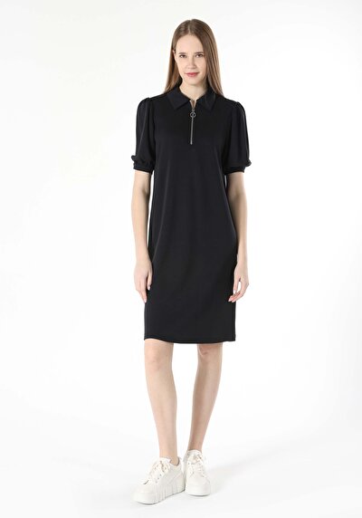 صورة من أسود للنساء فستان