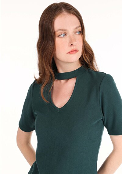 اعرض التفاصيل لـ تي شيرت نحيف نصف ياقة مدورة نسائي أخضر بأكمام قصيرة