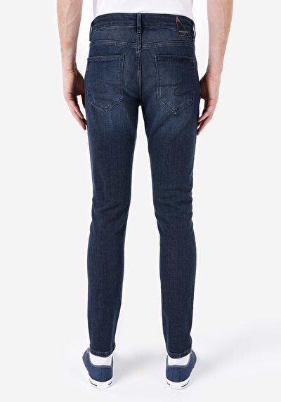 صورة من سليم فيت جينز نيلي غامق للرجال